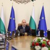 Премиерът Румен Радев приветства заявеното намерение на КЕВР да не увеличава цените на тока за битовите потребители и...