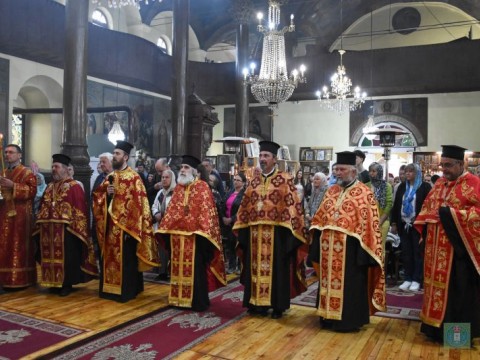 Празнична вечерня в храм “Св. Георги” в Ямбол