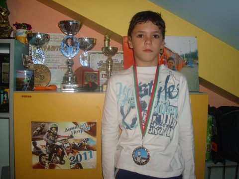 Димитър Петров 5а клас Хуманитарна гимназия