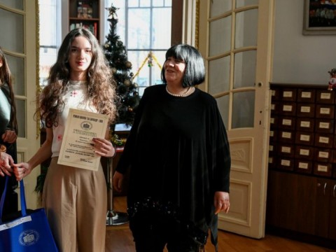 „Коледна магия“ 2025 завърши с награждаване в Регионална библиотека „Сава Доброплодни“ – Сливен