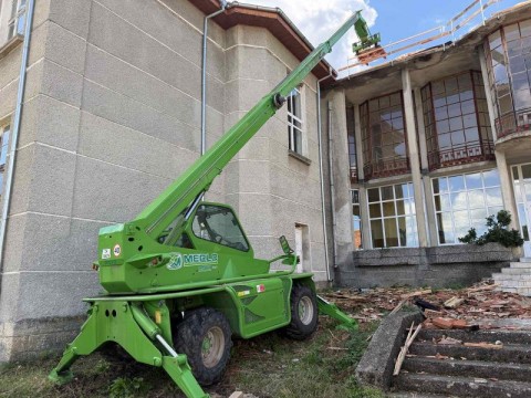 Продължава ремонтът на покрива на ОУ „Васил Левски“ в Стара река 