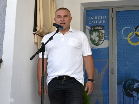 зала по вдигане на тежести Норайр Нурикян