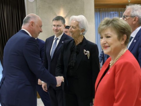 Премиерът Желязков: Еврото е стратегически избор за България