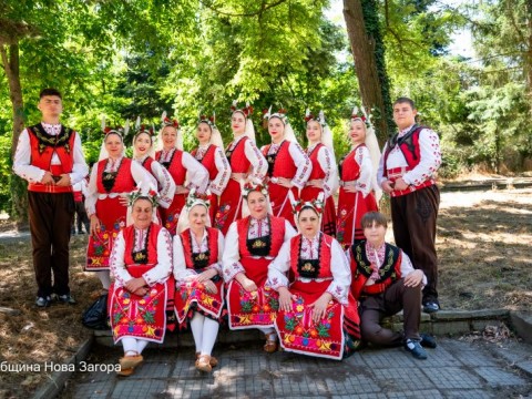 Фолклорният събор „По Еньовден край Тунджа“ отново събра почитатели на традицията в село Баня