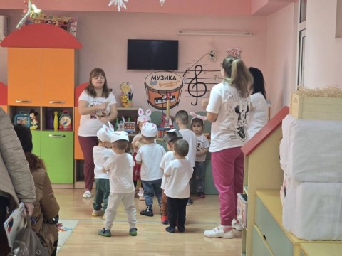 „Утринна история“ – споделена грижа и споделен успех в яслените групи на ДГ „Еделвайс“