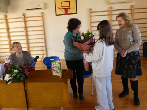 Кметът Галя Захариева и д-р Стефка Данева поставиха начало на нов творчески проект в НУ „Любен Каравелов“