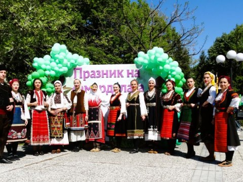 Празник на самардалата превърна Нова Загора в кулинарна столица