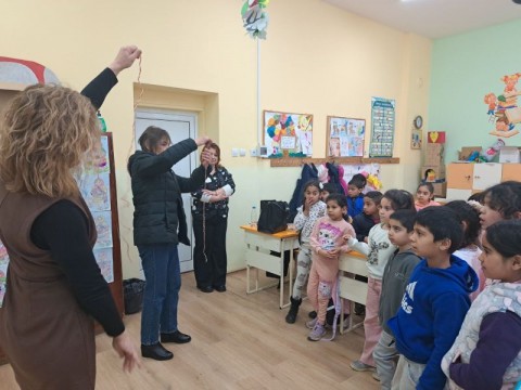 Традициите оживяват: „Приказка за мартеницата“ – от музея до класната стая в ОУ „Капитан Петър Пармаков“ – Градец