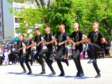 Празник на самардалата превърна Нова Загора в кулинарна столица