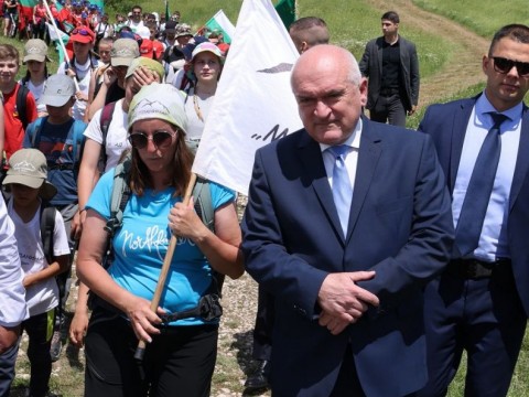 Премиерът Димитър Главчев поздрави участниците в Националния поход „По стъпките на Ботевата чета“, 