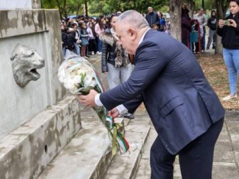 Кметът на Сливен почете храмовия празник на църквата „Преподобна Петка – Параскева Търновска“ и героите на Кермен 
