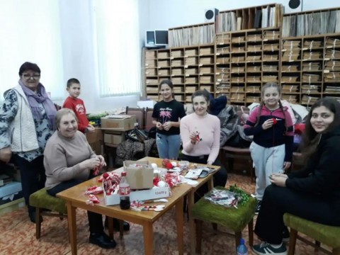 Тематична изложба на мартенички отвори врати в Общинска библиотека „П. Матеев“