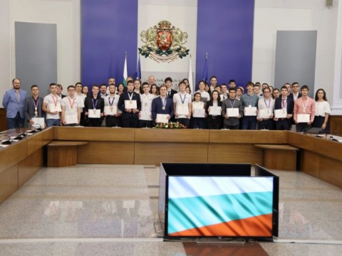 Желязков към българските олимпийци по природни науки: С такива светли умове като Вашите бъдещето на България е обещаващо