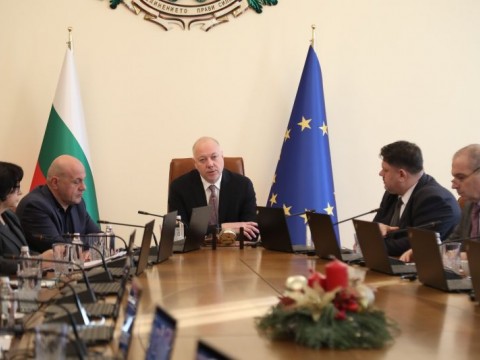 Премиерът Росен Желязков: Удължителният бюджет гарантира стабилността на държавата и социалните разходи през 2026 г.