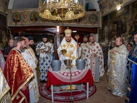 Тържествено преосветиха храм „Св. Петка“ в Твърдица и отслужиха литургия на Потопената църква