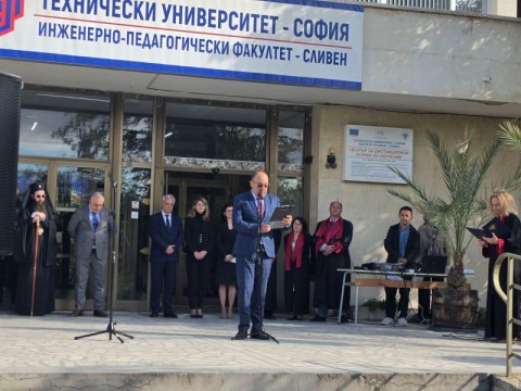 23.09