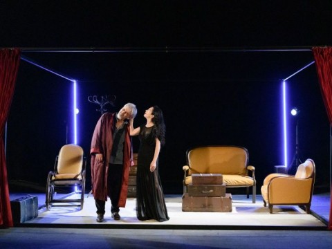 „За кого се вдига завесата“ гостува в Сливен с блестящ актьорски състав