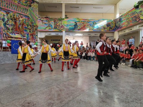 Фолклорно междучасие