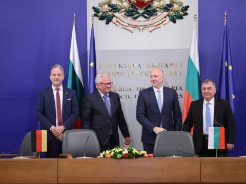 България и германският концерн „Райнметал“ подписаха стратегически договор за изграждане на завод за барут и боеприпаси