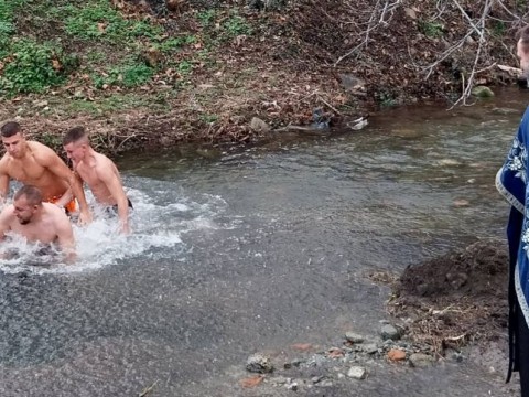 Твърдица спази традицията на Богоявление