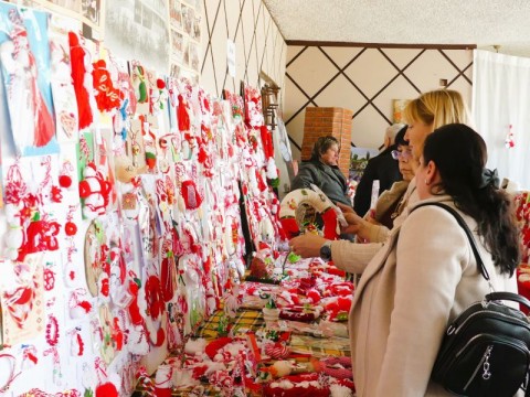 Традиционната мартенска изложба в с. Новоселец събра над 450 участници от страната