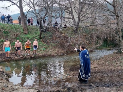 Твърдица спази традицията на Богоявление