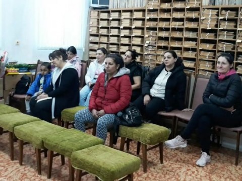 С поетична среща в библиотеката започнаха честванията за 8 март в Котел