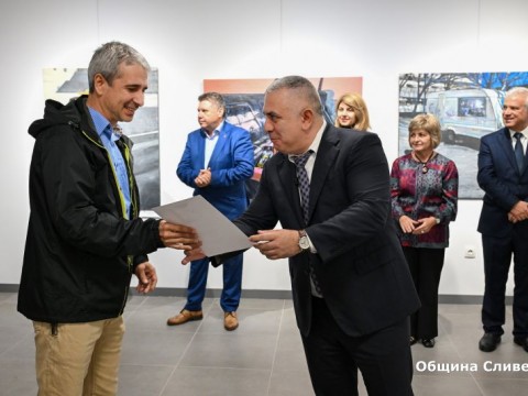 Стефан Радев откри обновената зала „Сирак Скитник“ и Националната изложба „Сливен’2026“