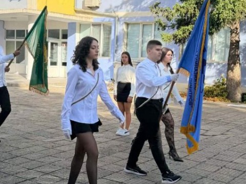 3 045 ученици започнаха новата учебна година в община Нова Загора