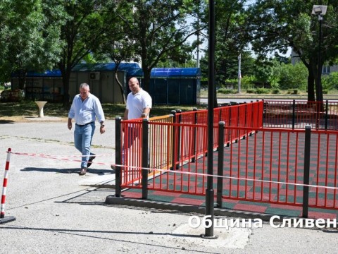 До дни монтират новите съоръжения на детската площадка в квартал “Стоян Заимов” в Сливен