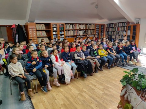 „Коледна магия“ 2025 завърши с награждаване в Регионална библиотека „Сава Доброплодни“ – Сливен