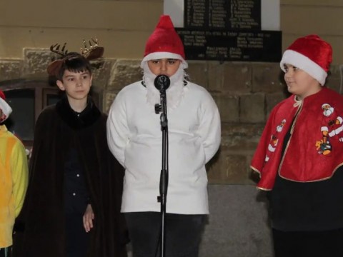 Котел запали коледните светлини и даде старт на празничния сезон