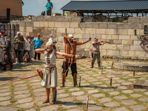 Състезатели от СК „Оренда“ с принос за европейския успех на България по историческа стрелба с лък