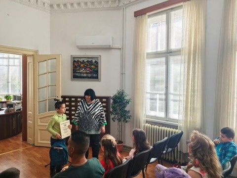 РБ „Сава Доброплодни” – Сливен награди най-активните читатели на детския отдел за Лято-2026