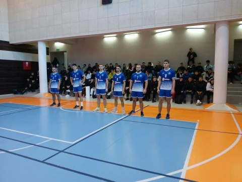 Волейболни срещи от Ученически игри 2025/2026 събраха ученици в спортна зала „Младост“