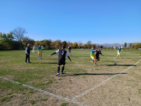 Футболни емоции и спортен хъс на Ученическите игри в Нова Загора