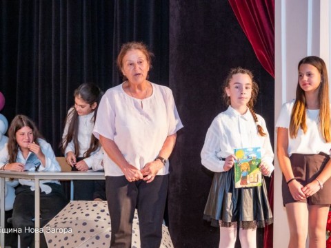 „Книжката на Еми“ събра деца, изкуство и литература в Нова Загора