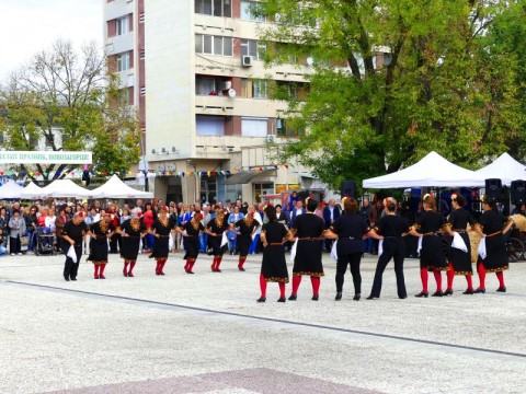 Фестивалът „Фолклорна омая“