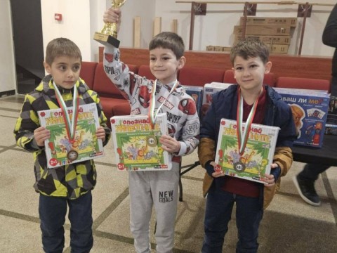 60 деца участваха в юбилейния шахматен турнир „Загорец“ в Нова Загора