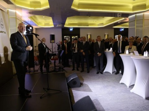 Премиерът Желязков: Троицата на диалога - работодатели, синдикати и правителство, може да работи само в своята пълнота