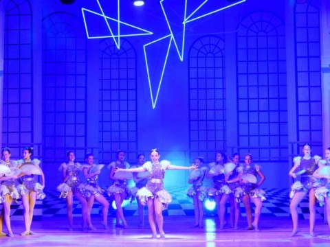 Бляскава премиера на мюзикъла „Звезда“ озари сцената в Нова Загора
