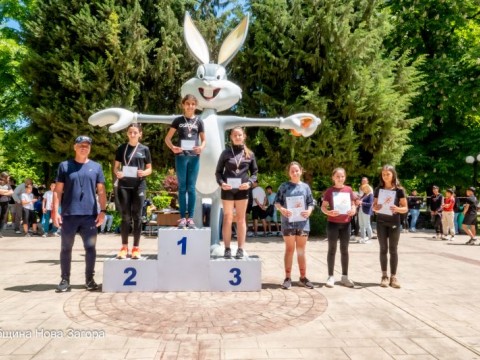 Турнир по лека атлетика събра ученици в Нова Загора по повод Деня на българския спорт
