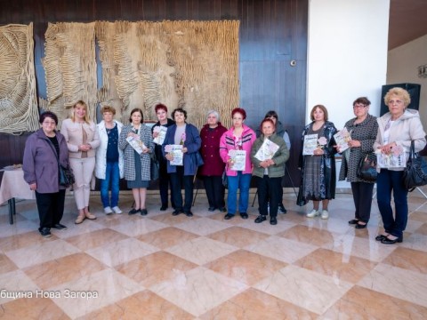 Нова изложба на гоблени „Тихите разказвачи – истории в бодове“ бе открита в Нова Загора