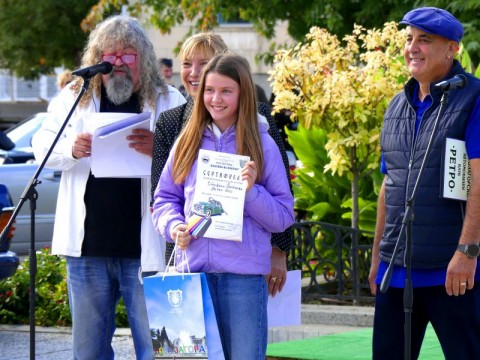 Ретро парад „Класика на колела“ върна духа на миналото в Нова Загора