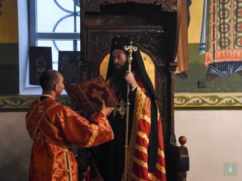 Празнична вечерня с петохлебие в Приморско