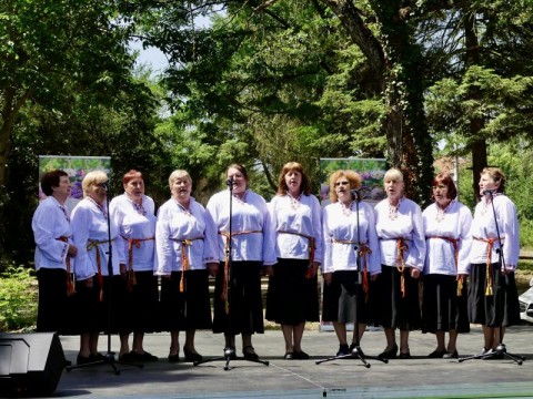 По повод Еньовден на събор край Тунджа в новозагорското с. Баня