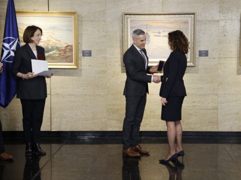 Премиерът Андрей Гюров поздрави МВнР: България е първа в ЕС по евакуирани от ОАЕ