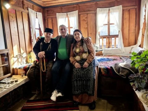 Ученици от Чикаго се докоснаха до традициите на Котел чрез онлайн среща с музейната експозиция „Кьорпеева къща“