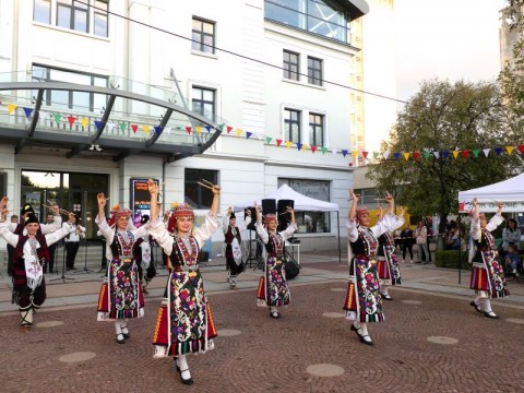 Нова Загора отново привлече майстори на художествени занаяти на традиционна среща „Живата традиция“