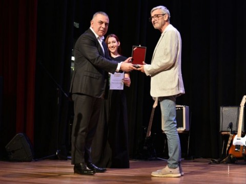 Награда Дамян Дамянов